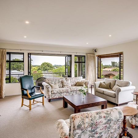 Busby Hill Villa - Havelock North Holiday Home Esterno foto