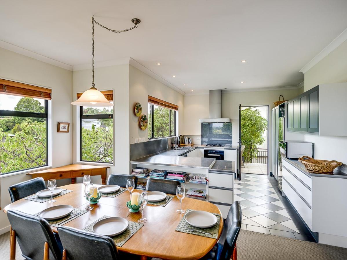 Busby Hill Villa - Havelock North Holiday Home Esterno foto