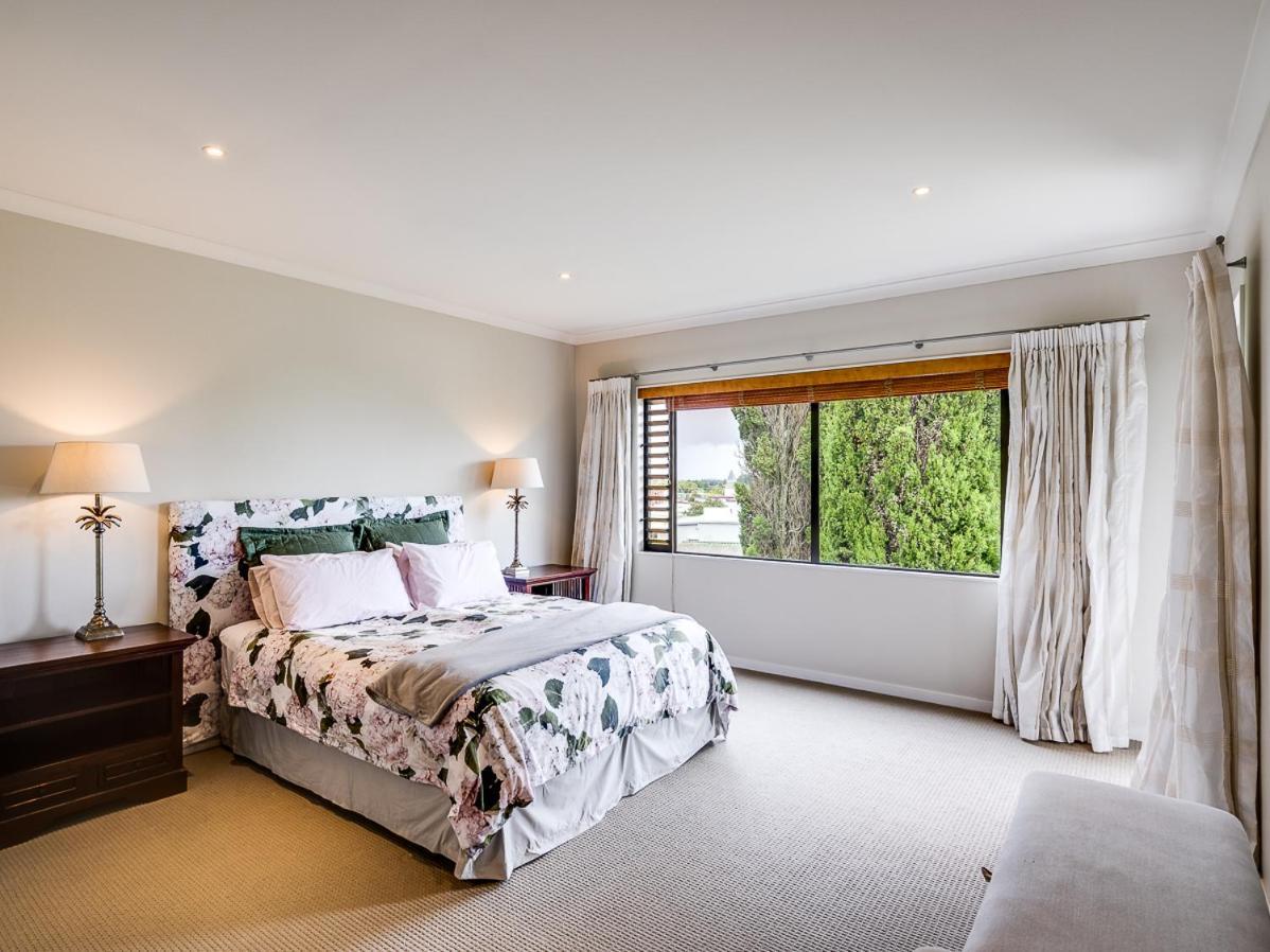 Busby Hill Villa - Havelock North Holiday Home Esterno foto