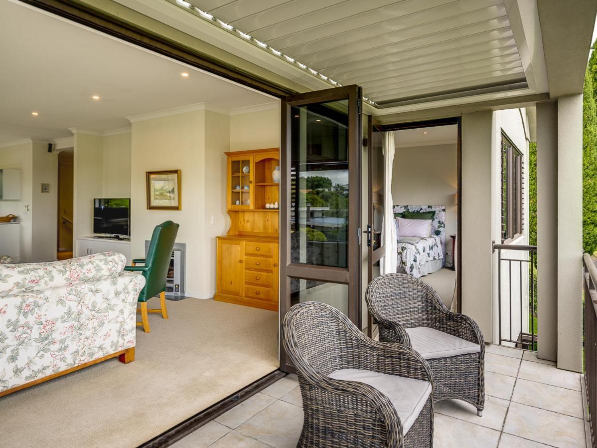 Busby Hill Villa - Havelock North Holiday Home Esterno foto