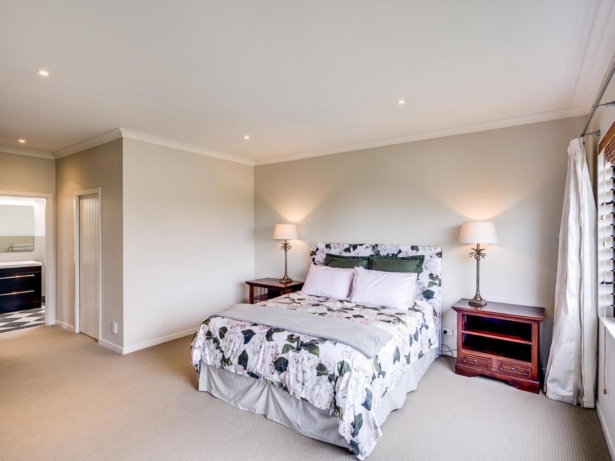 Busby Hill Villa - Havelock North Holiday Home Esterno foto