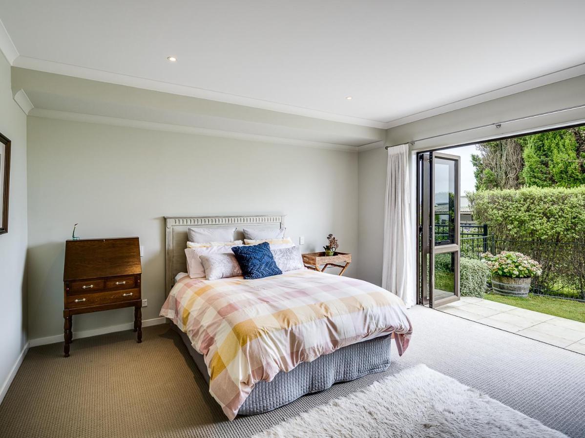 Busby Hill Villa - Havelock North Holiday Home Esterno foto